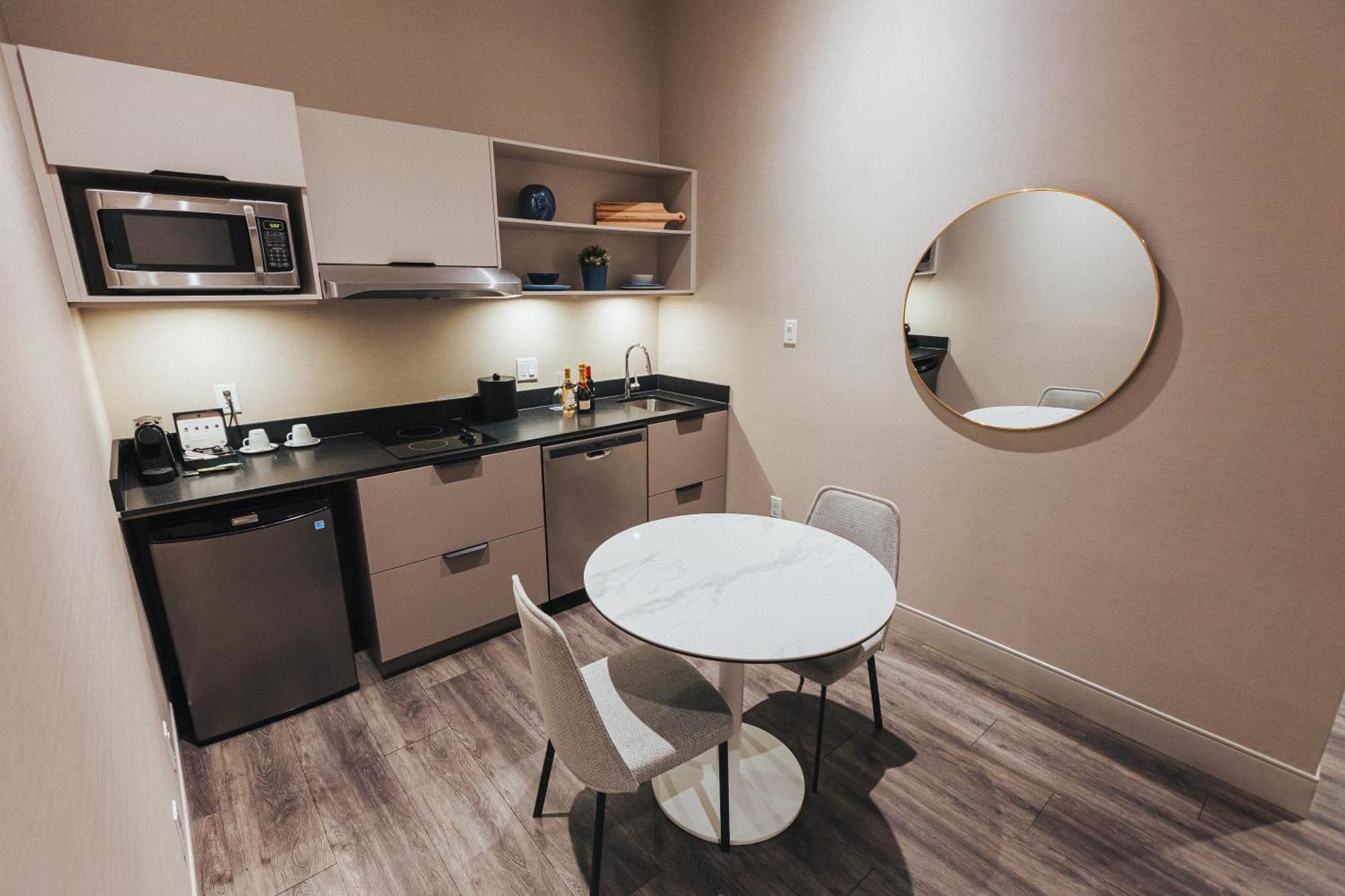 Efficiency King Suite